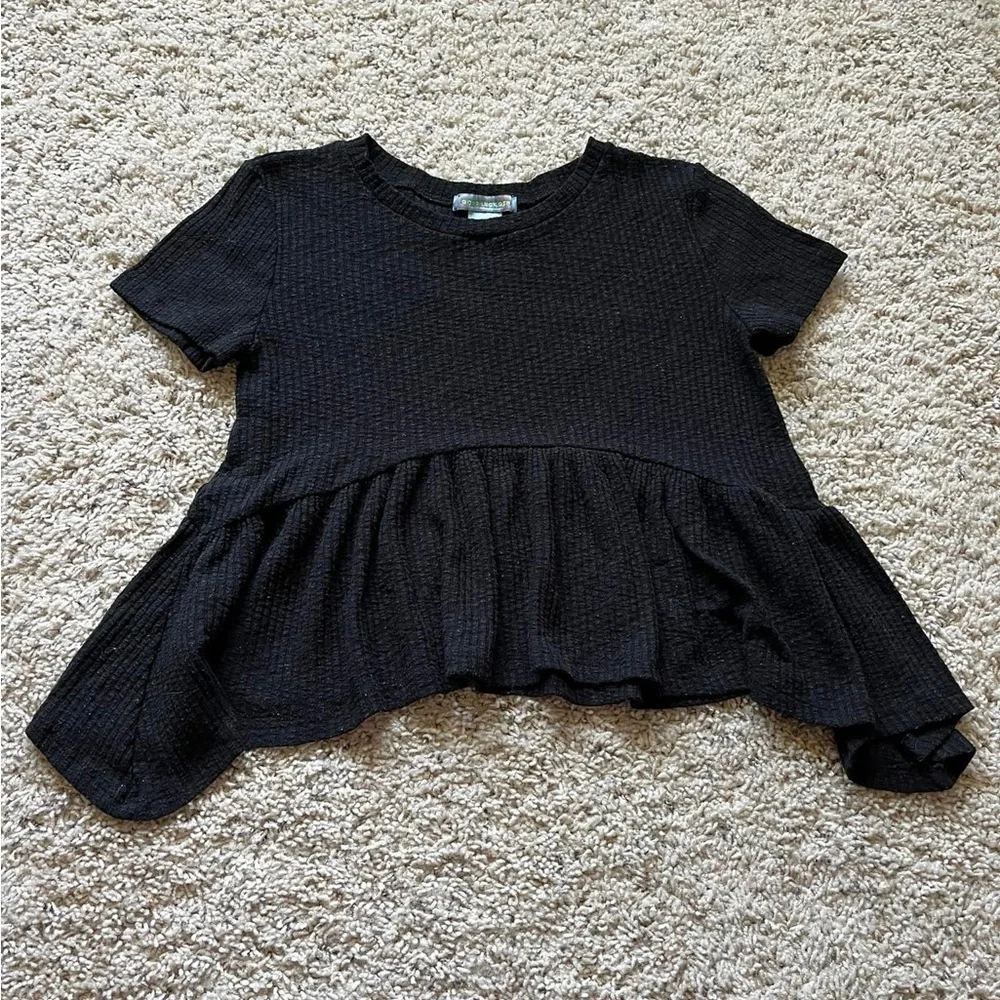 Black Cropped Ruffle Top - Picture 1 of 1